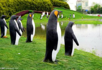 公园玻璃钢企鹅雕塑 酒店门口雕塑 彩绘摆件