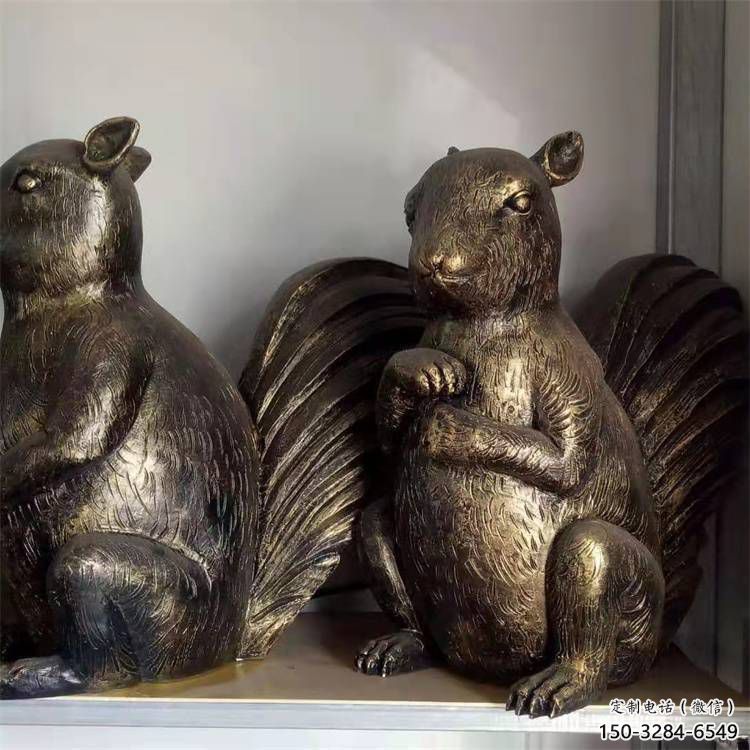 铜松鼠雕塑厂家，动物景观摆件，仿古元素设计 (3)