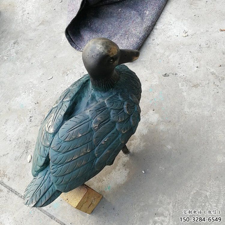 鸭子雕塑厂家，仿真动物， 公园广场街头摆件 (18)