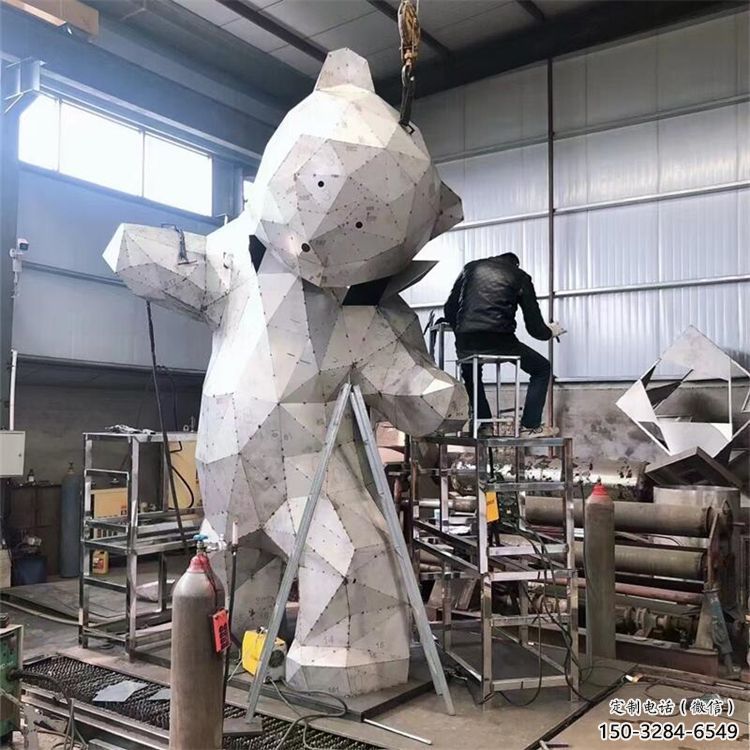 大熊雕塑厂家，酒店房地产雕塑，现代景观小品 (5)