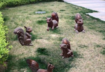 铜松鼠雕塑厂家，动物景观摆件，仿古元素设计 (2)