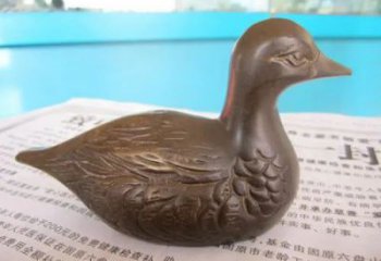 鸭子雕塑厂家，仿真动物， 公园广场街头摆件 (3)