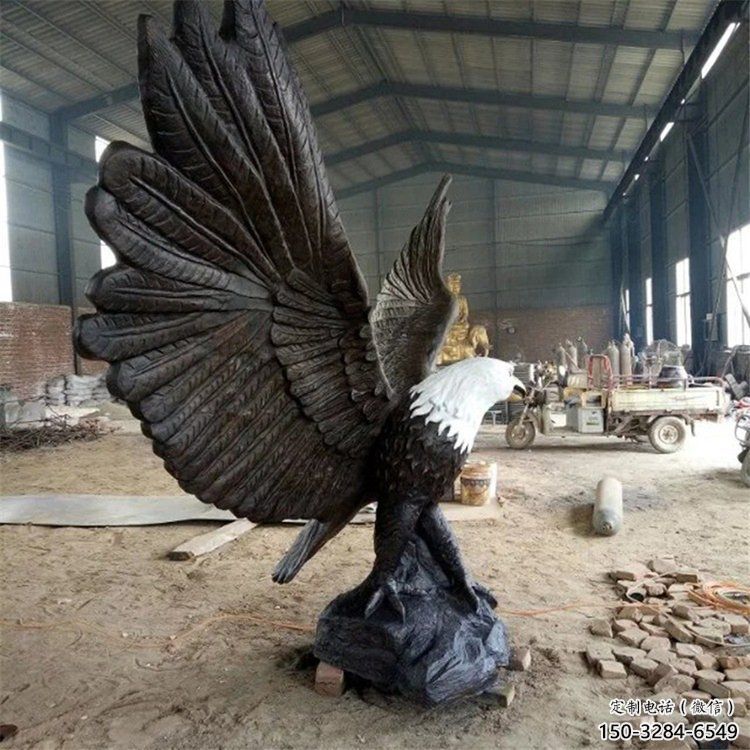 商场玻璃钢老鹰雕塑 仿真动物雕塑 店门口小品 商场玻璃钢老鹰雕塑 仿真动物雕塑 店门口小品