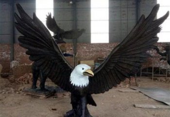 彩绘玻璃钢老鹰雕塑 仿真动物雕塑 步行街摆件