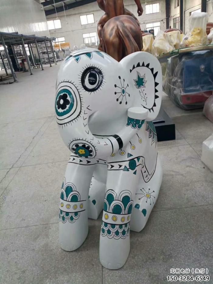 幼儿园小象雕塑，动物主题，仿古工艺