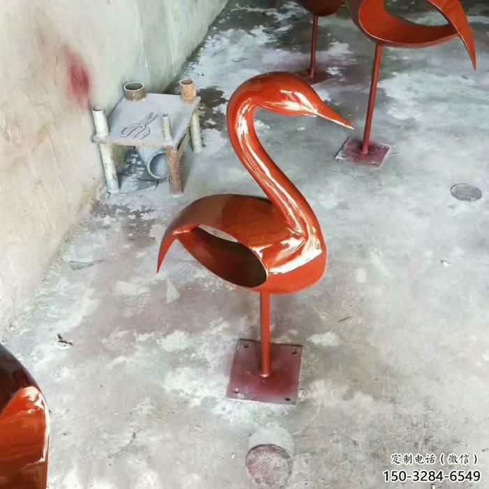 操场鸟类雕塑，景观题材，镀铜工艺