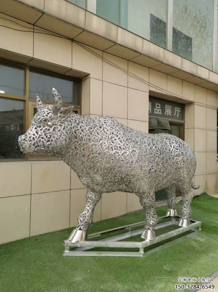 酒店小牛雕塑，家禽主题，镂空工艺