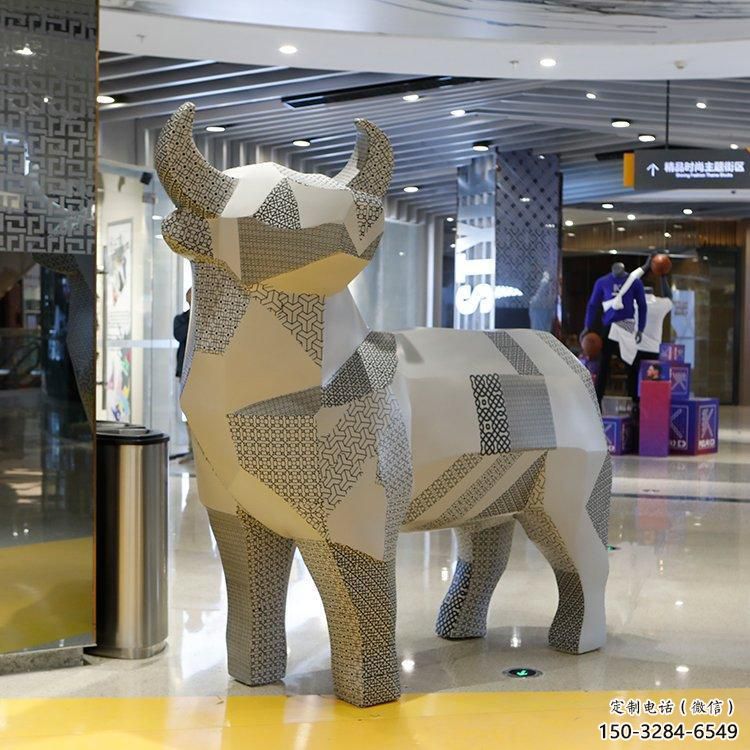 庭院小牛雕塑，现代小品，彩绘工艺