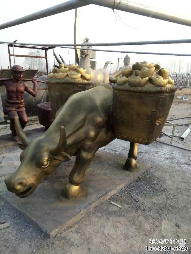 小区小牛雕塑，抽象主题，铸铜工艺