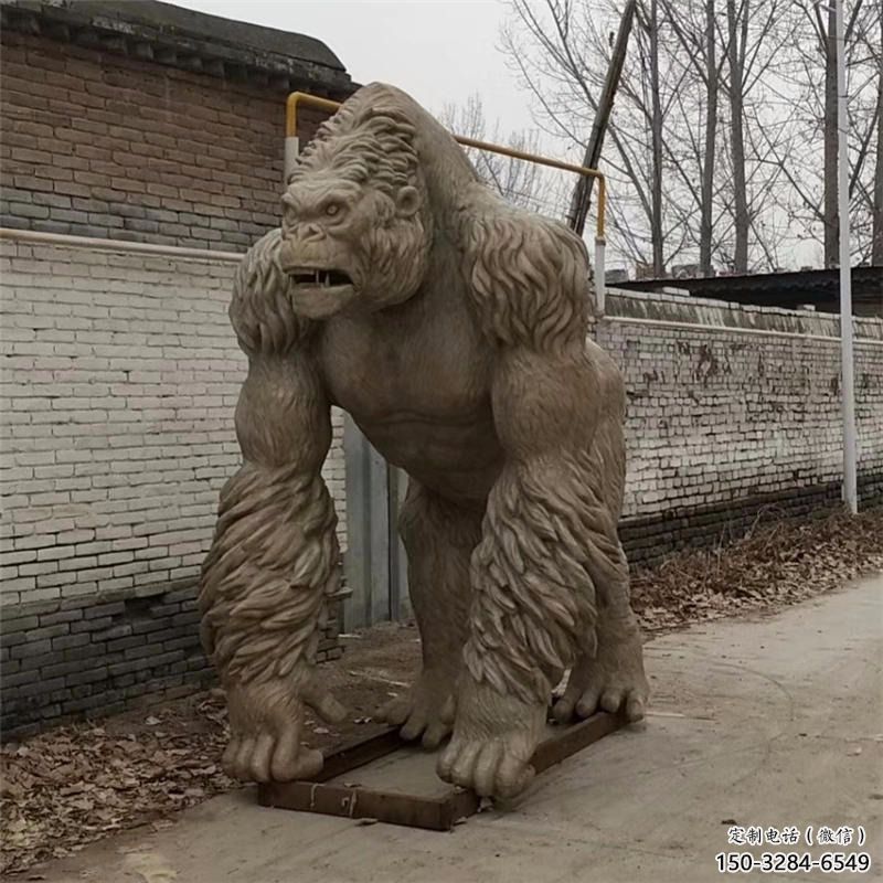 幼儿园猩猩雕塑，动物主题，仿古工艺