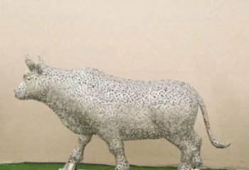 校园小牛雕塑，仿真主题，透光工艺