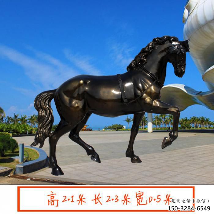 操场小马雕塑，景观题材，镀铜工艺