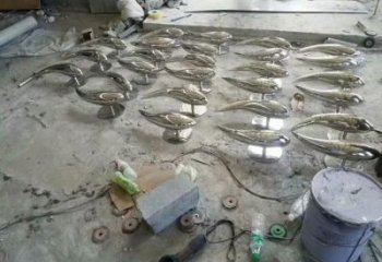 城市鱼形雕塑，网格体育雕塑，古铜效果