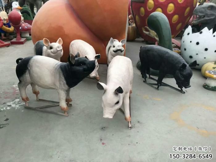 公园野猪雕塑，喷砂发光雕塑，铸铜工艺