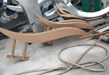 抽象鱼形雕塑生产，几何工艺，烤漆方式制作