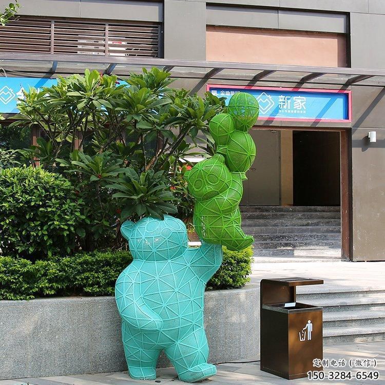 饭店狗熊雕塑，镀金欧式雕塑，镀金工艺
