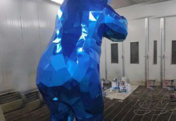 售楼部狗熊雕塑，喷砂发光雕塑，彩绘题材