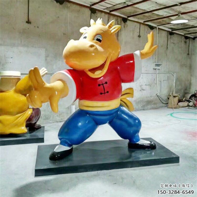 幼儿园龙猫雕塑，铁艺文化雕塑，铸造制作