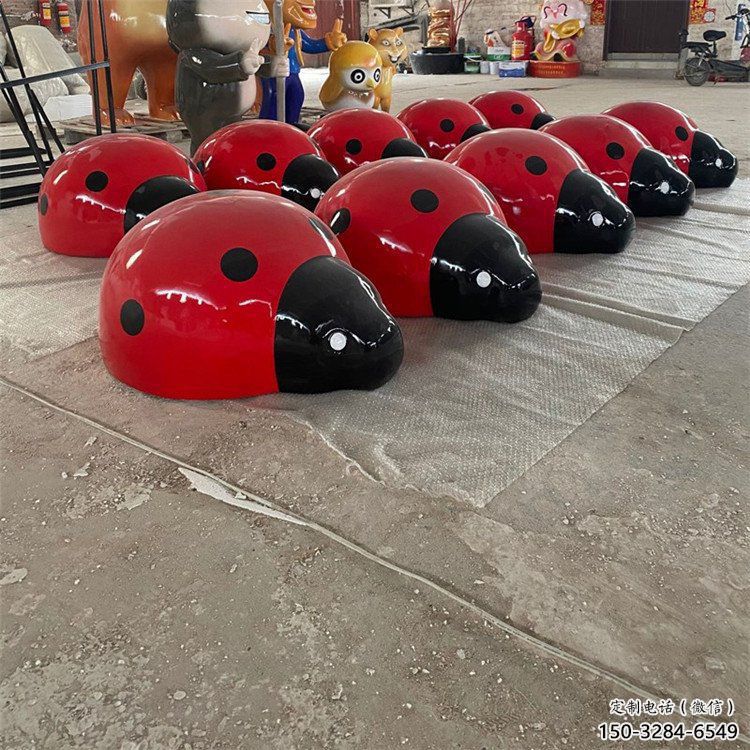 公园瓢虫雕塑，喷砂发光雕塑，铸铜工艺