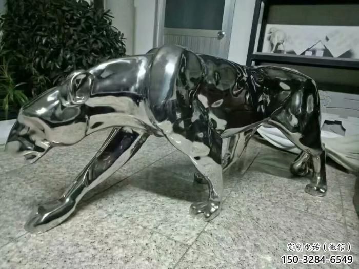 园林猎豹雕塑，喷漆运动雕塑，彩绘形式