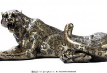 步行街猎豹雕塑，锻造动物雕塑，仿真方式