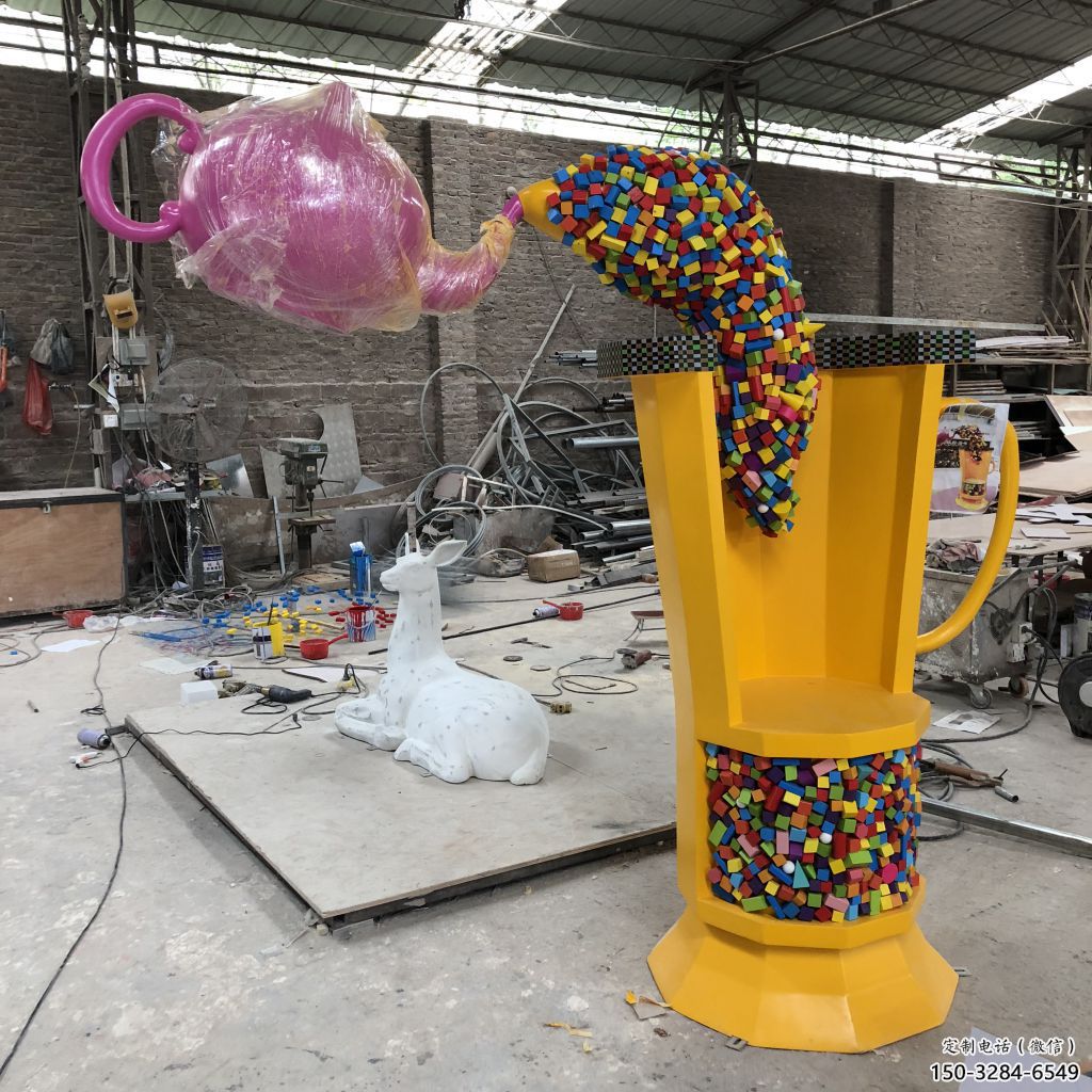 操场茶壶雕塑，烤漆景观雕塑，喷砂制造