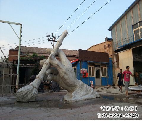 毛笔雕塑厂家，镂空景观雕塑，抽象效果