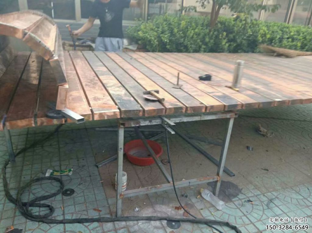 街道书卷雕塑，锻造景观雕塑，古铜效果