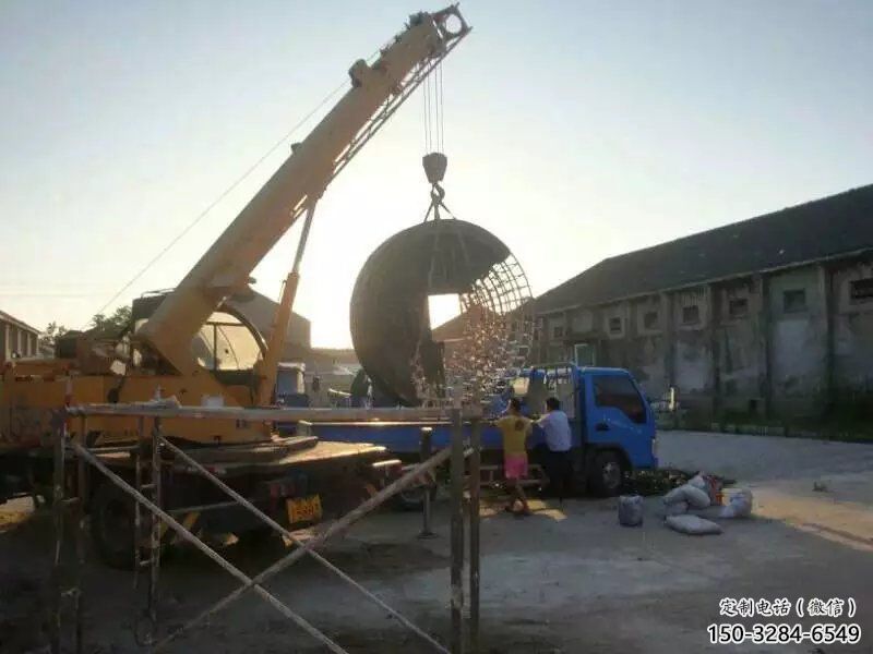 户外铜钱雕塑，仿古铸铜雕塑，烤漆工艺