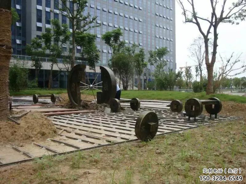幼儿园铜钱雕塑，铁艺文化雕塑，铸造制作