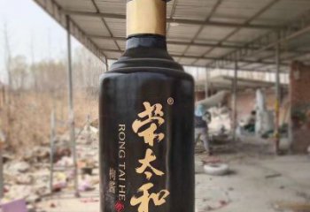 景区酒瓶雕塑，仿真欧式雕塑，铁艺材质