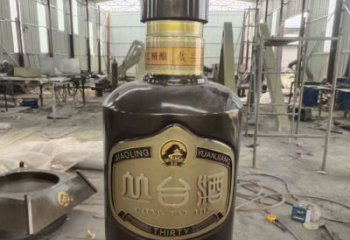 售楼部酒瓶雕塑，喷砂发光雕塑，烤漆题材