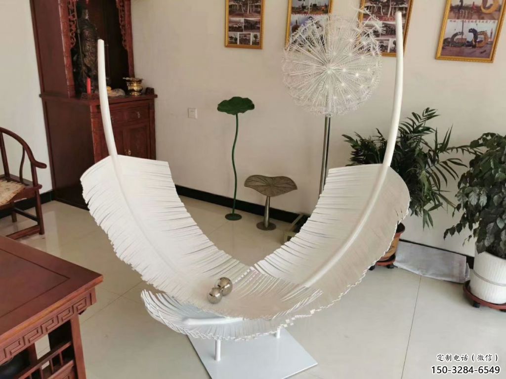 彩绘羽毛雕塑 悬空餐饮店摆件 街头雕塑 彩绘羽毛雕塑 悬空餐饮店摆件 街头雕塑