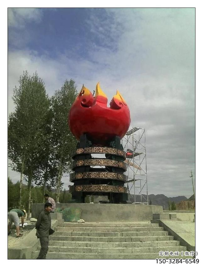 房地产火炬雕塑 现代景观摆件 几何雕塑