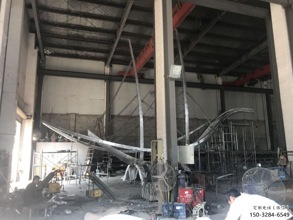 哑光船艇雕塑 拉丝景观小品 步行街雕塑
