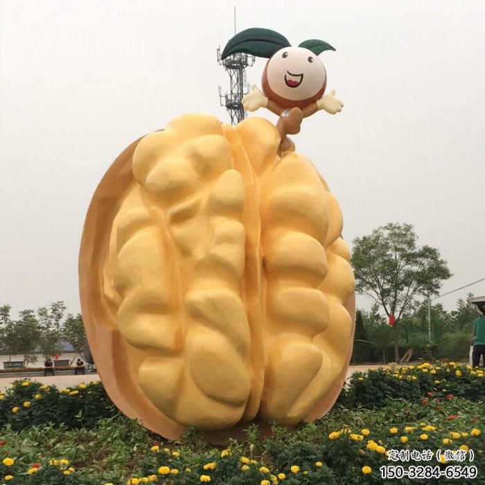 酒店核桃雕塑 庭院仿真雕塑 彩绘小品 酒店核桃雕塑 庭院仿真雕塑 彩绘小品