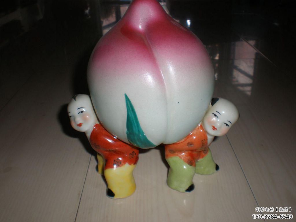 店门口水蜜桃雕塑 创意景观雕塑 仿真摆件 店门口水蜜桃雕塑 创意景观雕塑 仿真摆件