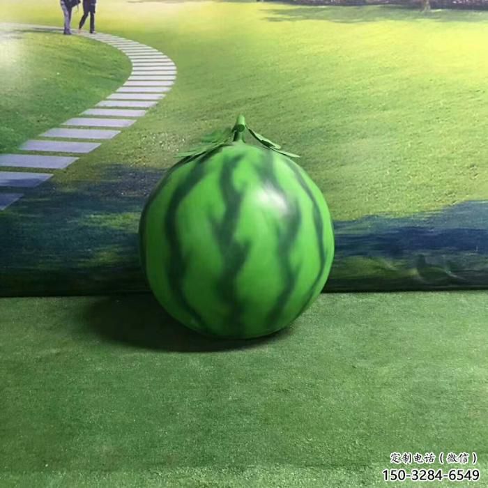 商业街西瓜雕塑 烤漆果蔬雕塑 彩绘水果雕塑