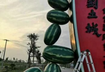 农村西瓜雕塑 抽象艺术水果雕塑 烤漆果蔬雕塑