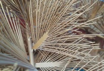 广场松树雕塑 抽象大树雕塑 烤漆植物雕塑
