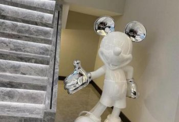 铸造唐老鸭雕塑 中式村口卡通雕塑 景观动漫雕塑