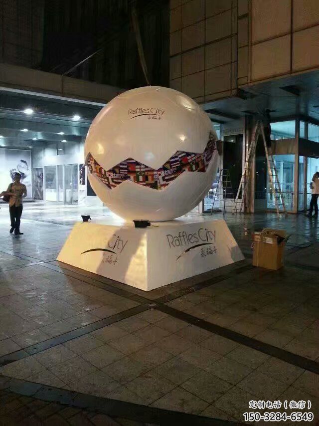 彩绘篮球雕塑 悬空餐饮店球体雕塑 街头球类雕塑 彩绘篮球雕塑 悬空餐饮店球体雕塑 街头球类雕塑