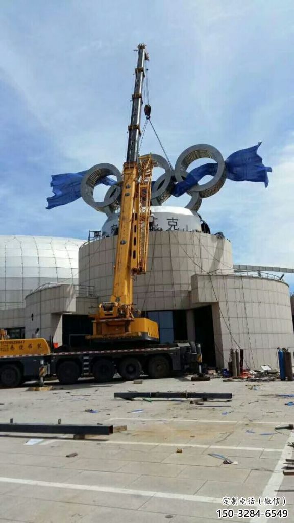 运动场建筑雕塑，不锈钢五环雕塑，抽象建筑