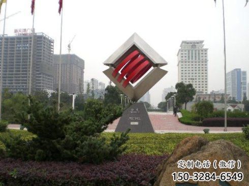 广场中国结雕塑厂家，烤漆工艺制作，民俗文化标识