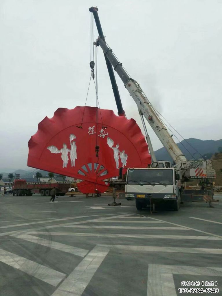 大型商场扇子雕塑 仿真景观雕塑 镜面扇形雕塑 大型商场扇子雕塑 仿真景观雕塑 镜面扇形雕塑