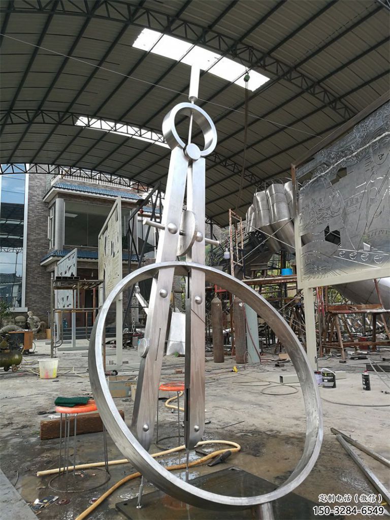 草地圆规雕塑 现代校园标识雕塑 大型景观雕塑