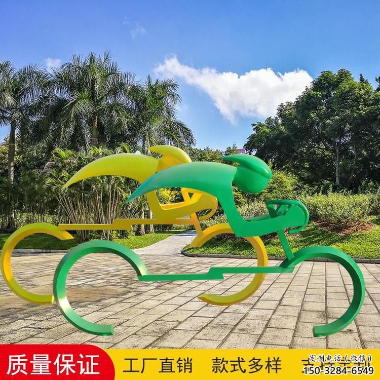 大型赛车雕塑 锻造发光赛车人雕塑 房地产体育雕塑 大型赛车雕塑 锻造发光赛车人雕塑 房地产体育雕塑