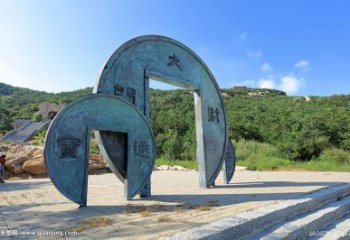 彩绘古币雕塑 景观雕塑 街头铜币雕塑
