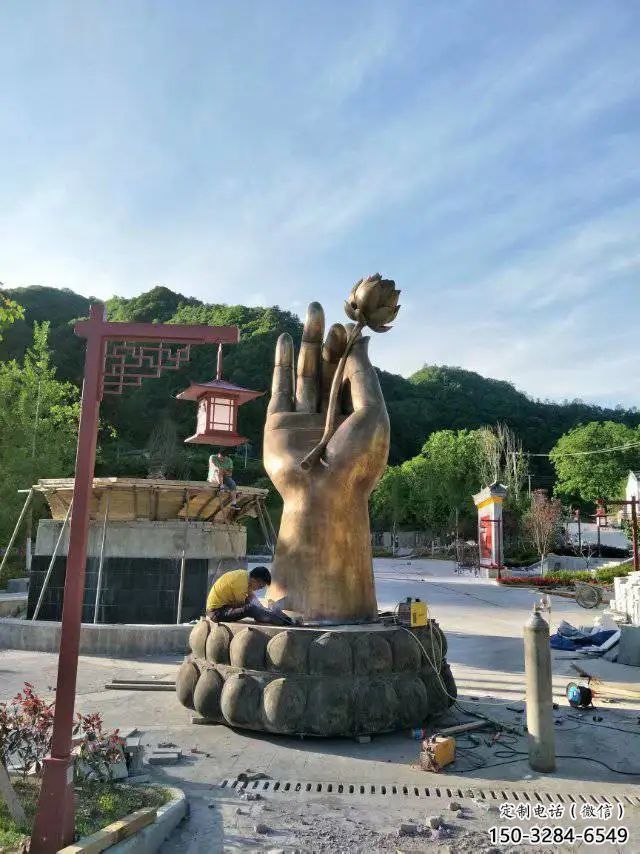 彩绘佛手雕塑 电镀现代观音手雕塑 公园雕塑 彩绘佛手雕塑 电镀现代观音手雕塑 公园雕塑