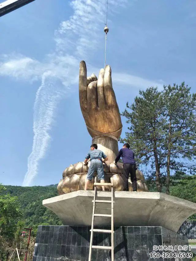 广场佛手雕塑 抽象观音手雕塑 烤漆雕塑